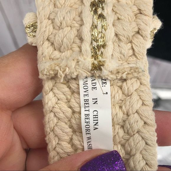 Ivory weave Belt w/ gold metallic strip - Picture 4 of 4